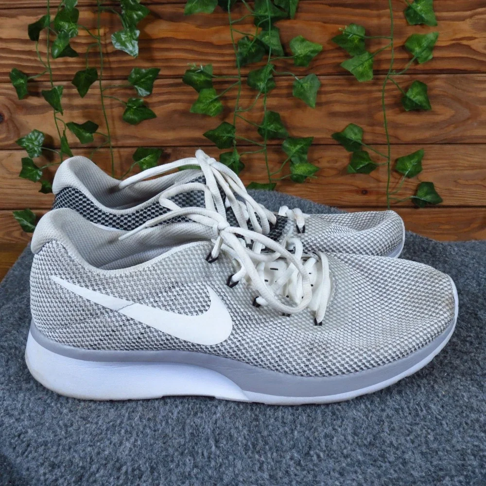Nike Tanjun Racer Women Running Shoes‎ Size 10 Athletic White Black Grey Mesh